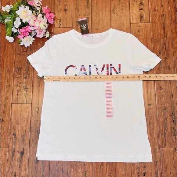 💚 NWT Calvin Klein Soft Crew Neck Rolled Sleeve Graphic Logo T-Shirt Size S - Picture 2 of 5